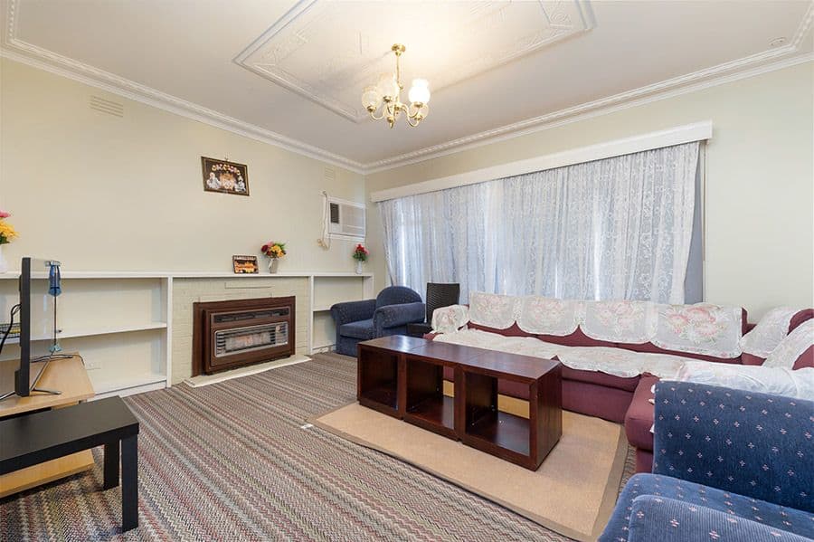 77 Millawa Avenue, St Albans VIC 3021, St Albans - Thumbnail 3