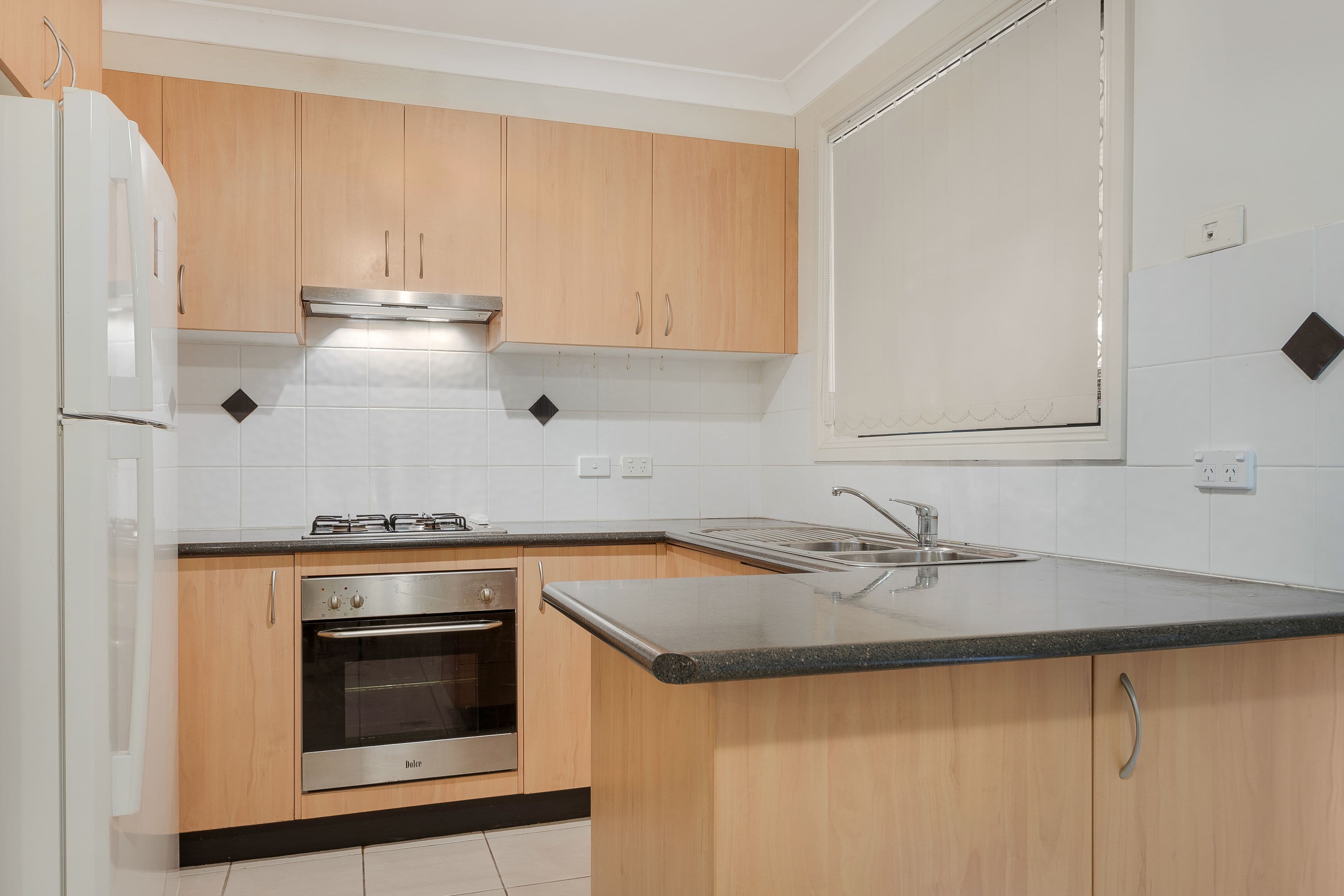 9 Fourth Avenue, Macquarie Fields NSW 2564, Macquarie Fields - Thumbnail 2