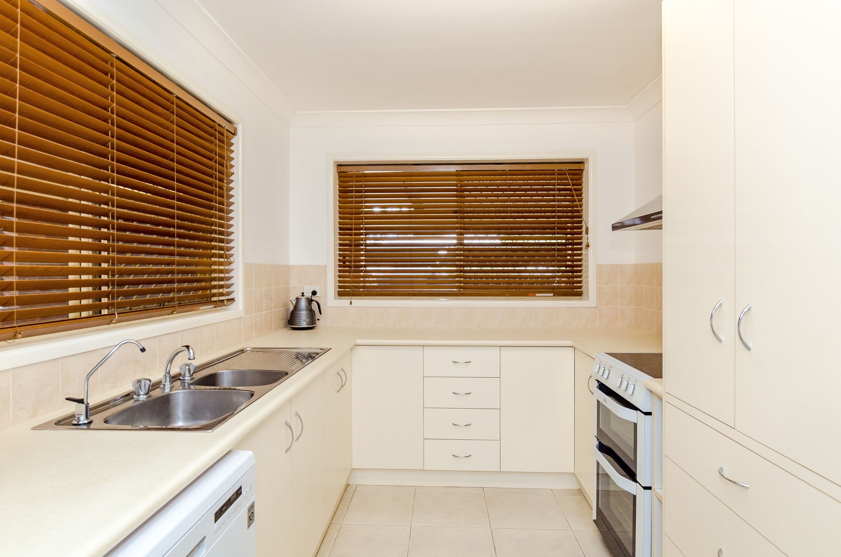 8 Karamea Close, Clinton QLD 4680, Clinton - Thumbnail 6