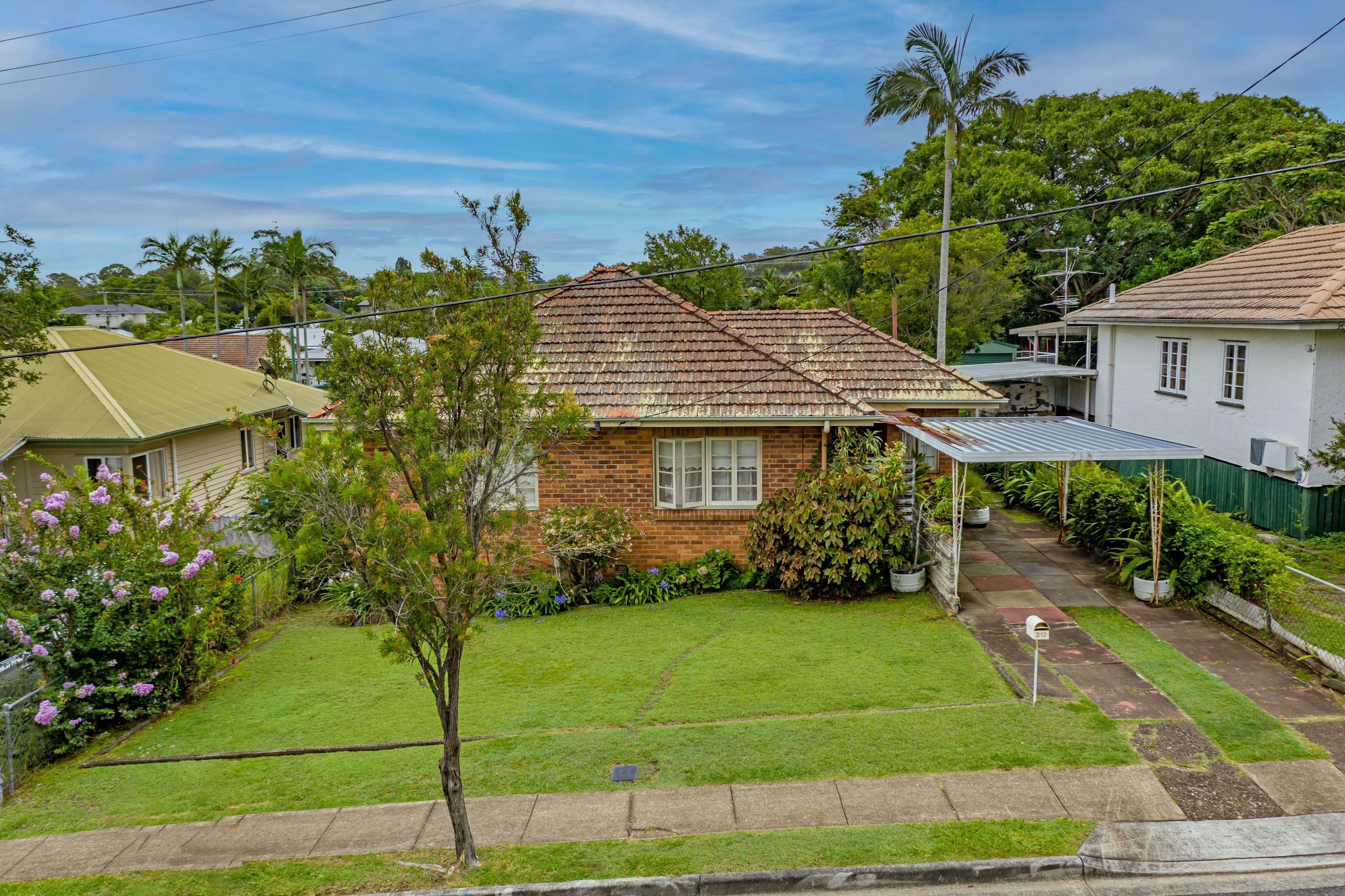 212 Beddoes Street, Holland Park QLD 4121, Holland Park - Thumbnail 2