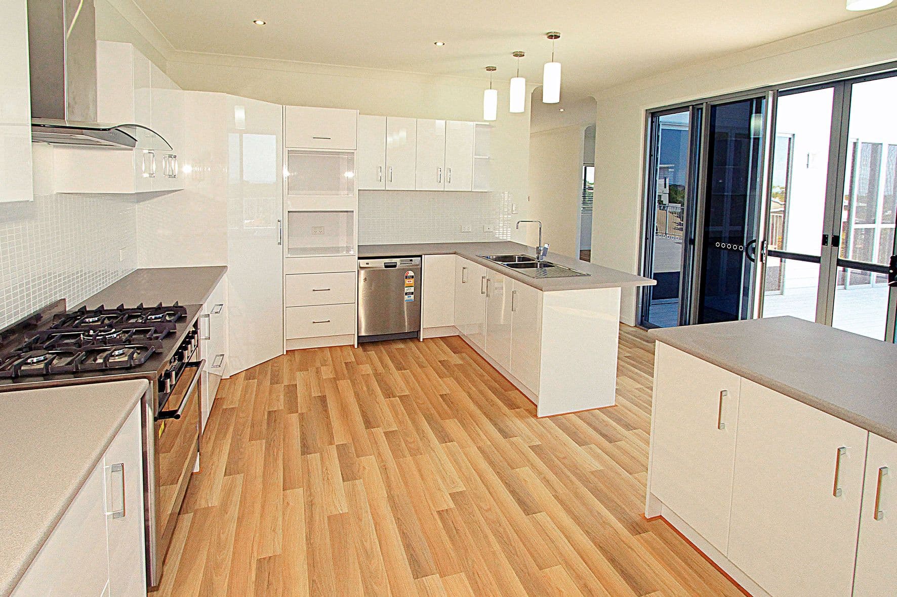 13 Eucalyptus Avenue, LAMMERMOOR QLD 4703, Lammermoor - Thumbnail 3