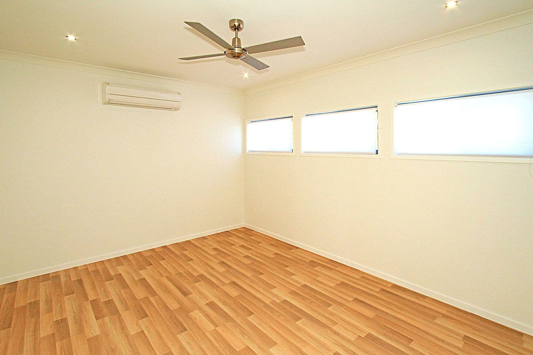 13 Eucalyptus Avenue, LAMMERMOOR QLD 4703, Lammermoor - Thumbnail 6