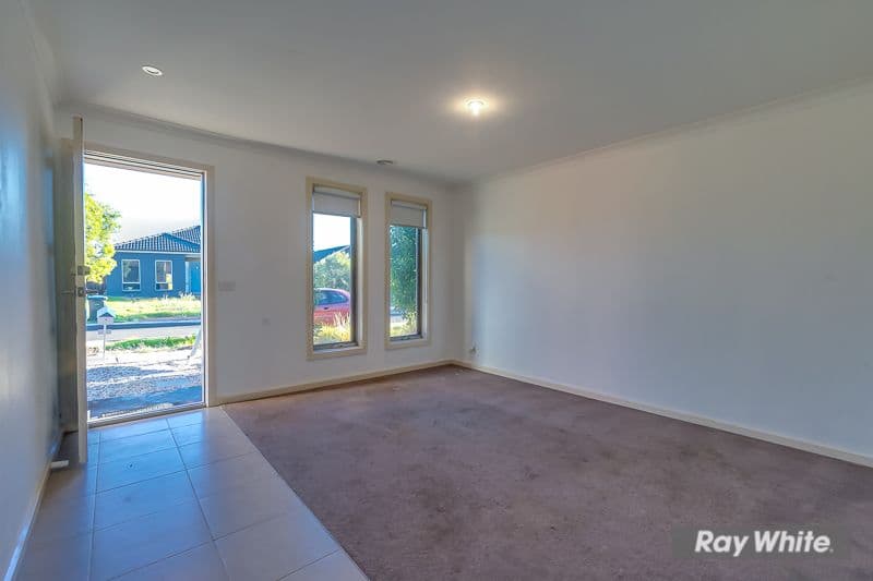 10 FLOWER GUM Crescent, Tarneit VIC 3029, Tarneit - Thumbnail 3