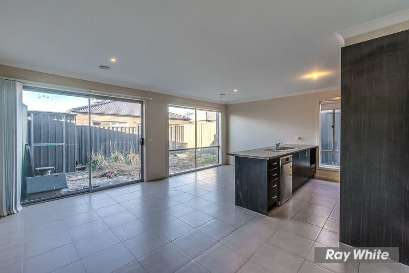 10 FLOWER GUM Crescent, Tarneit VIC 3029, Tarneit - Thumbnail 8