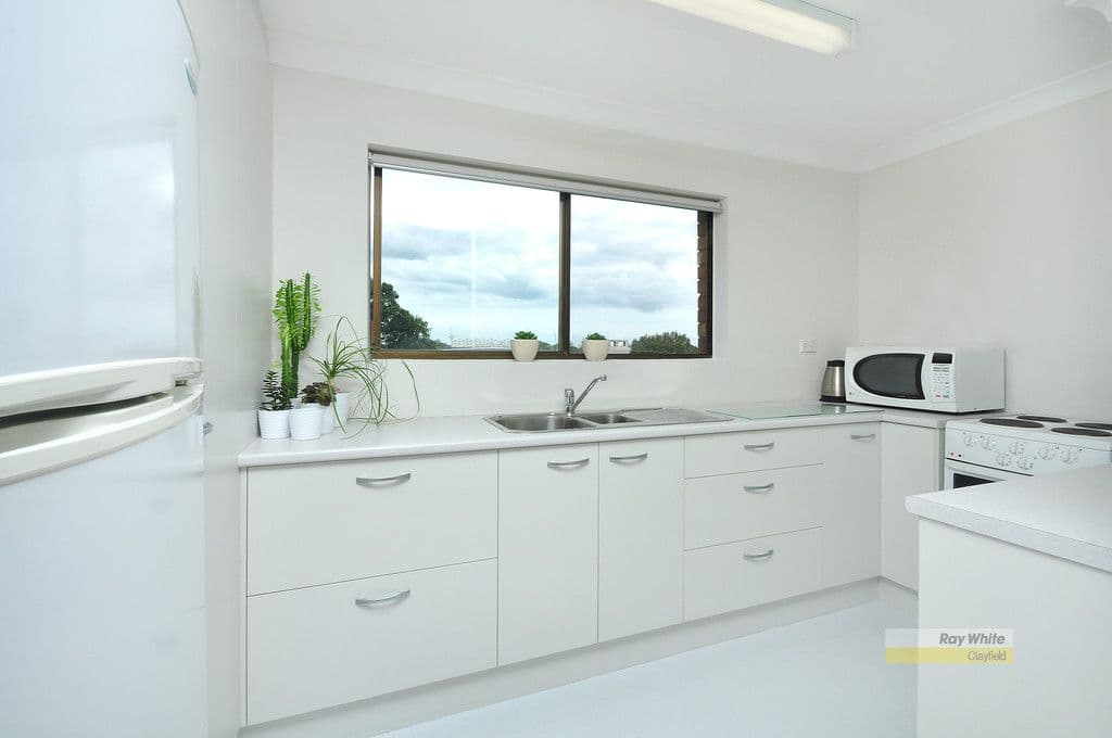 18 Kedron Street, Wooloowin QLD 4030, Wooloowin - Thumbnail 2