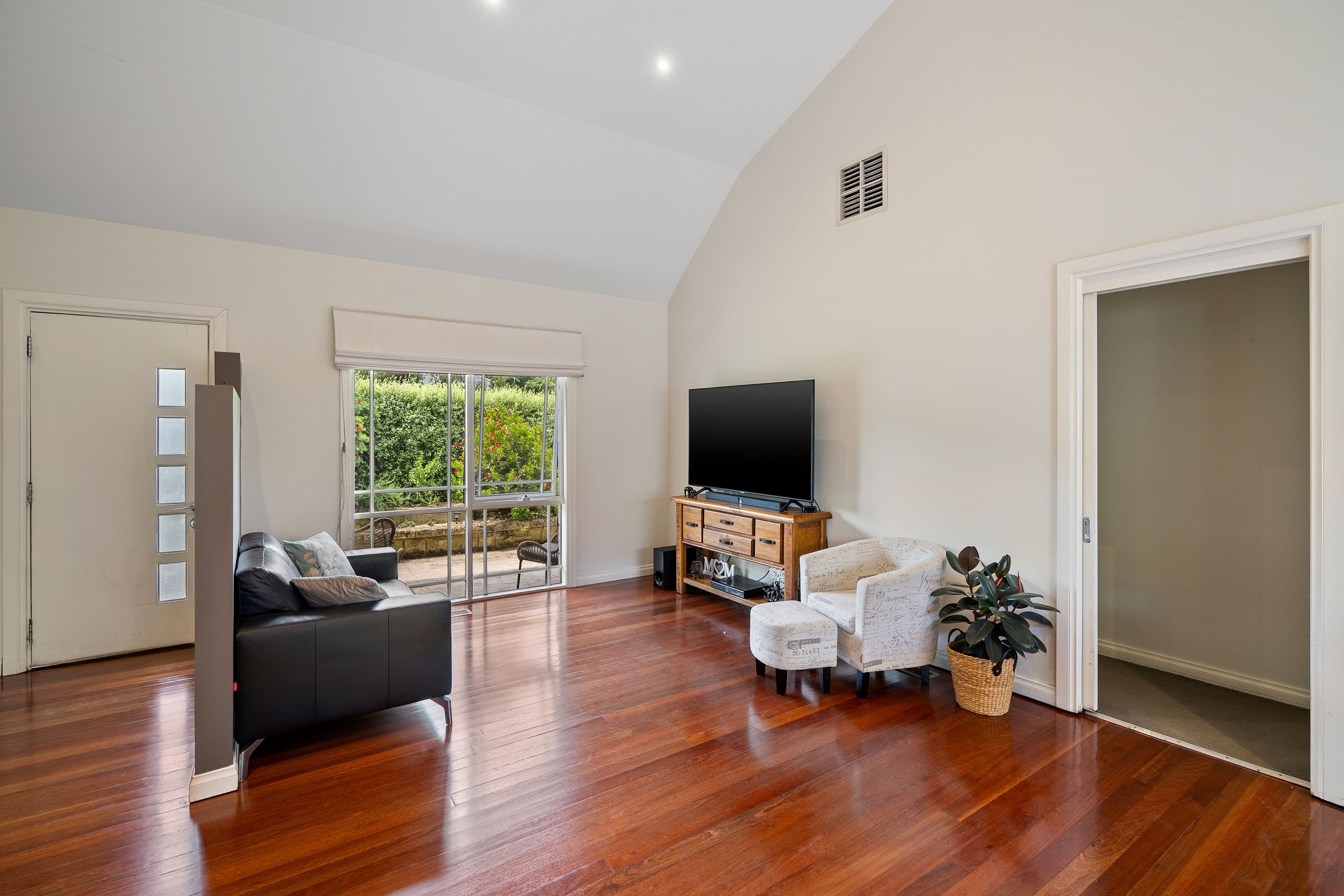 8 Gerald Street, Ferntree Gully VIC 3156, Ferntree Gully - Thumbnail 6
