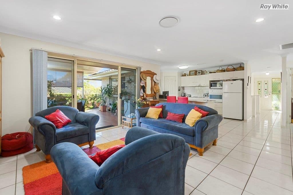 13 Hawk Place, Sinnamon Park QLD 4073, Sinnamon Park - Thumbnail 4