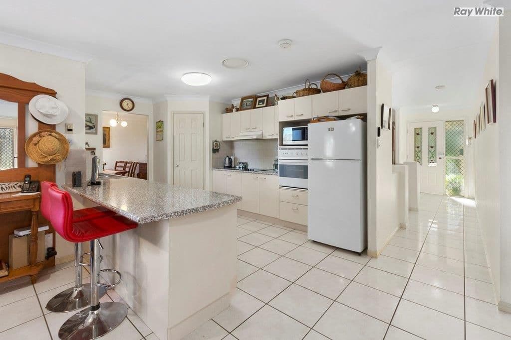 13 Hawk Place, Sinnamon Park QLD 4073, Sinnamon Park - Thumbnail 5