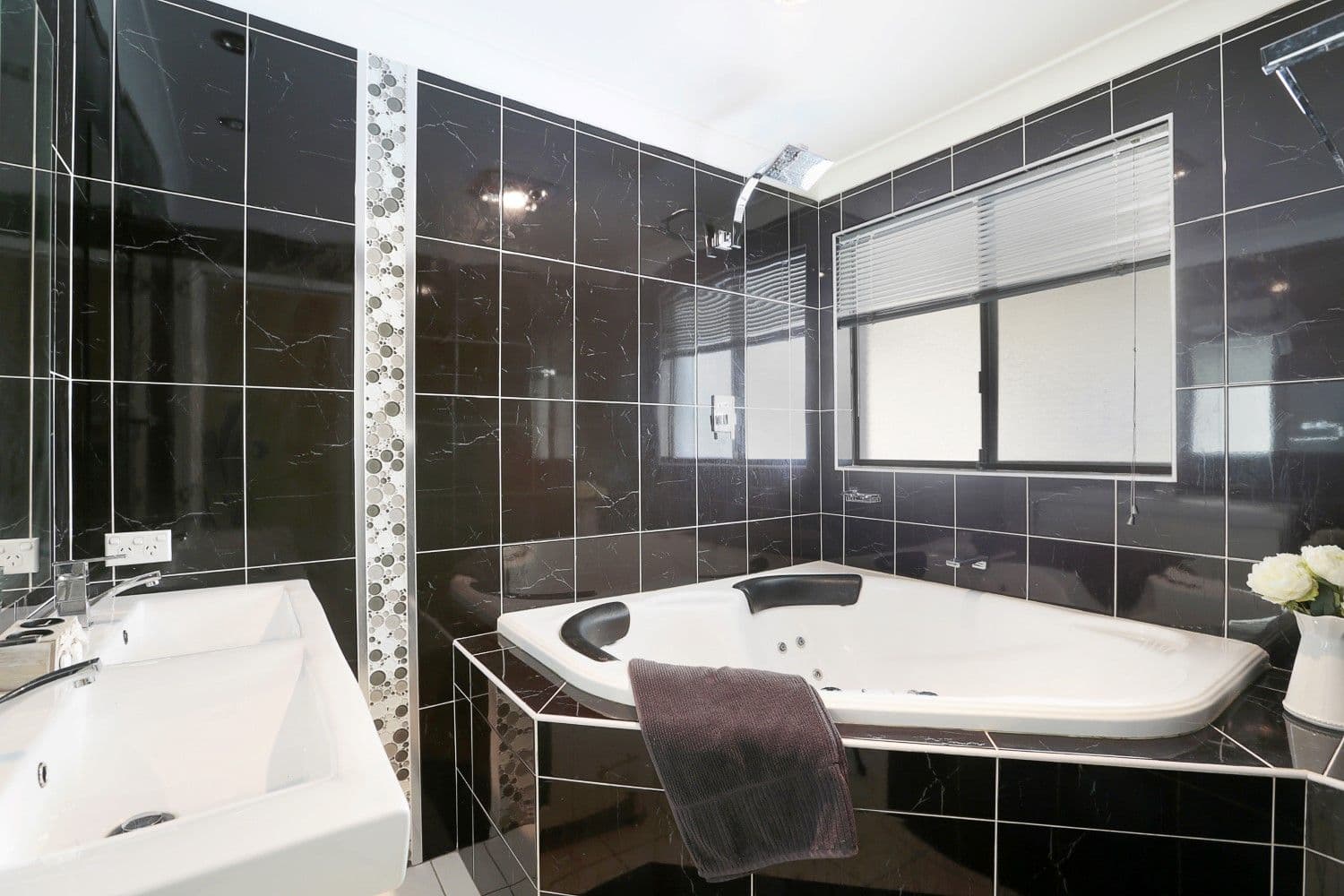 8 Yellow Place, Claremont Meadows - Thumbnail 7
