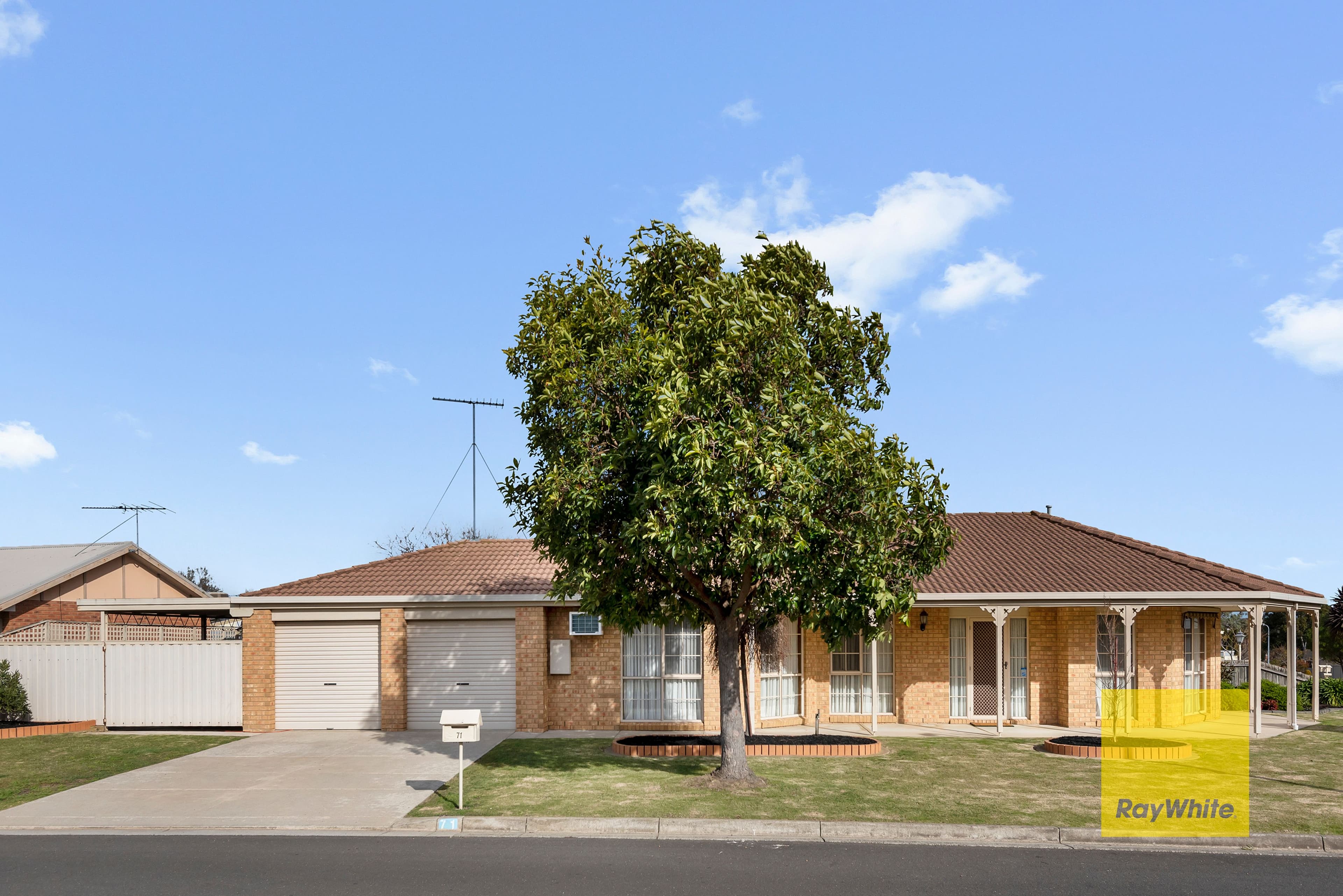 71 Glastonbury Drive, Highton VIC 3216, Highton - Thumbnail 3