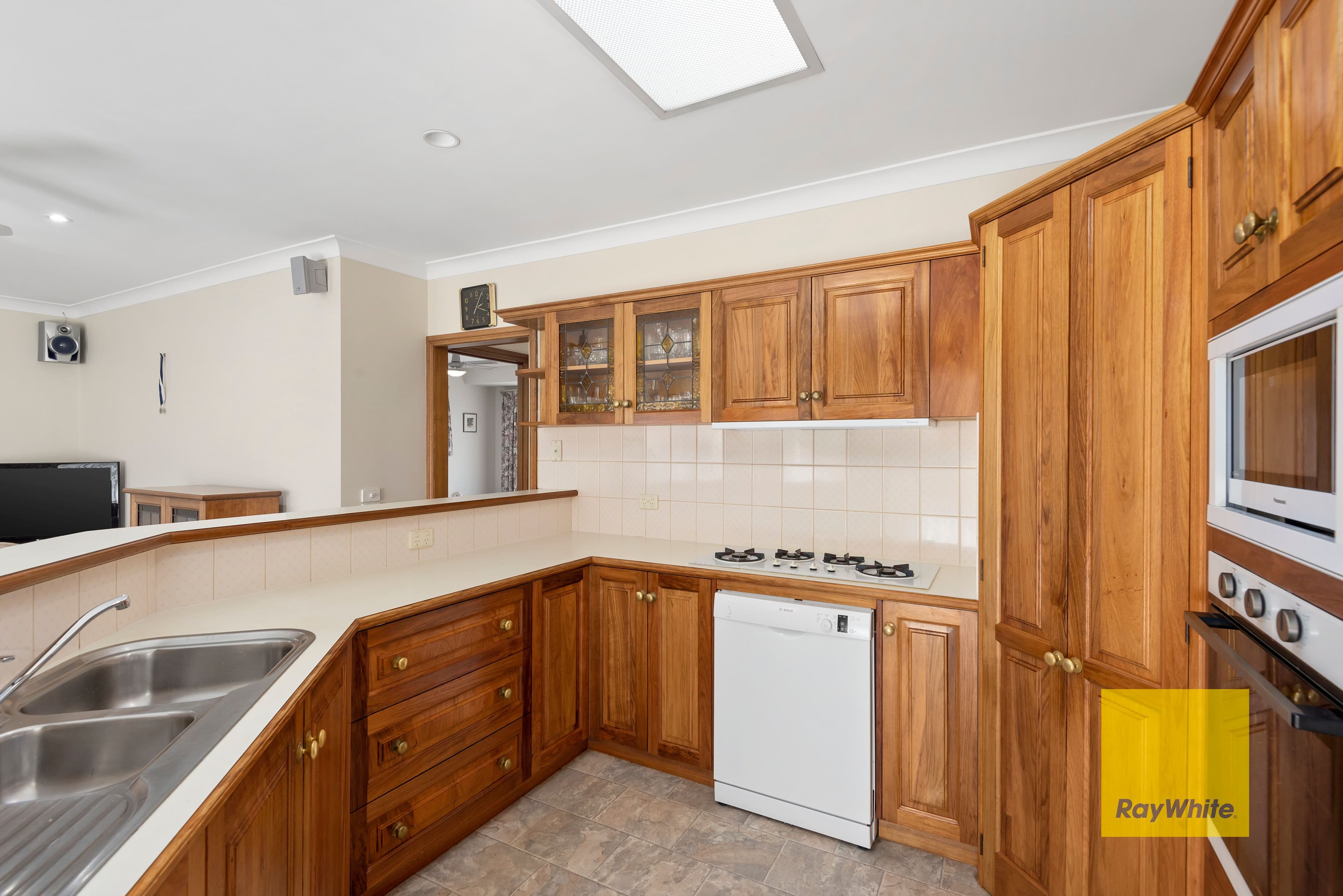 71 Glastonbury Drive, Highton VIC 3216, Highton - Thumbnail 7