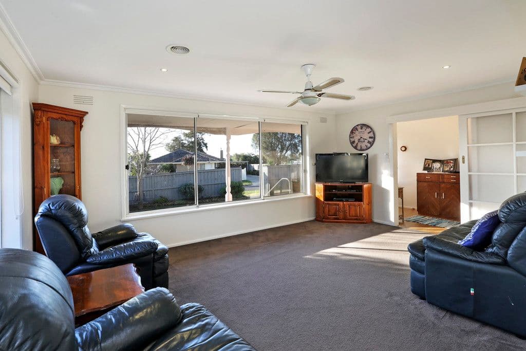 1 Amoore Avenue, Highton VIC 3216, Highton - Thumbnail 2
