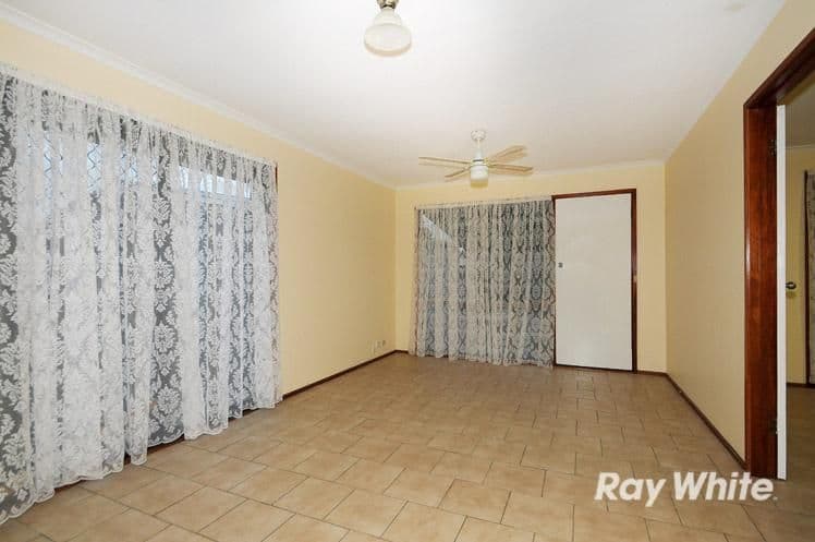 13 MacArthur Drive, CRANBOURNE VIC 3977, Cranbourne - Thumbnail 5