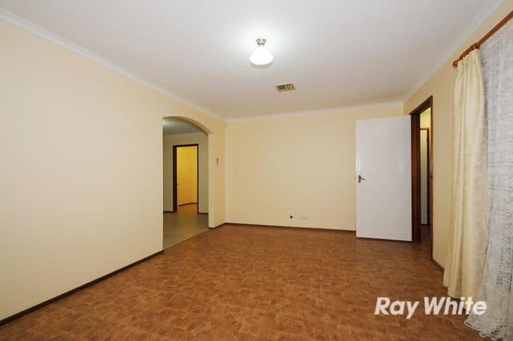 13 MacArthur Drive, CRANBOURNE VIC 3977, Cranbourne - Thumbnail 8