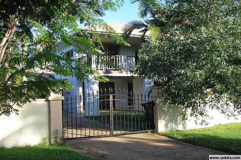 42 Oleander Avenue, SCARNESS QLD 4655, Scarness - Thumbnail 2