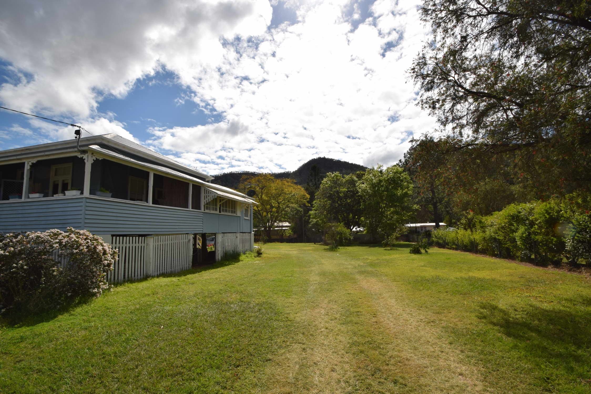 17 Russell Street, Esk QLD 4312, Esk - Thumbnail 6