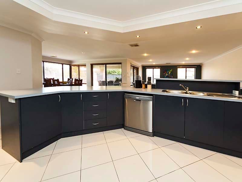 6 Formia Place, SECRET HARBOUR WA 6173, Secret Harbour - Thumbnail 3