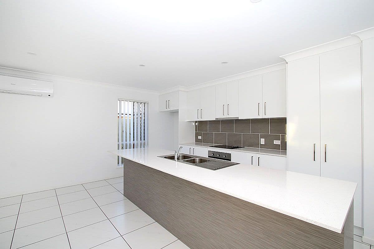 13 Lomond Street, SOUTH RIPLEY QLD 4306, South Ripley - Thumbnail 2