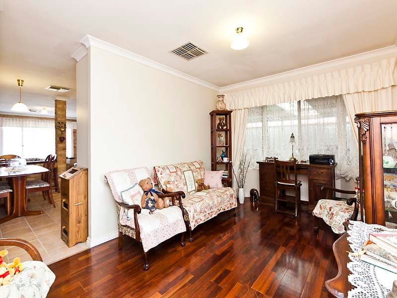 17 Midsummer Circle, ELLENBROOK WA 6069, Ellenbrook - Thumbnail 2
