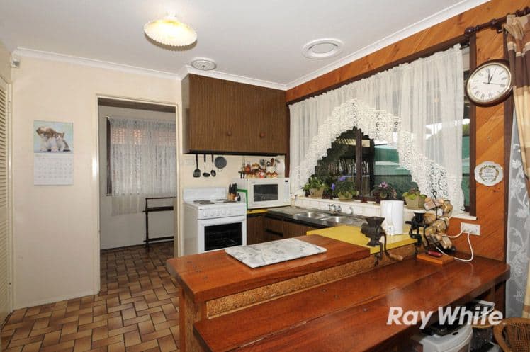 19 Fenfield Street, CRANBOURNE VIC 3977, Cranbourne - Thumbnail 2