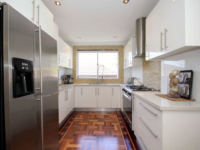 34 Lincoln Road, GEORGES HALL NSW 2198, Georges Hall - Thumbnail 3