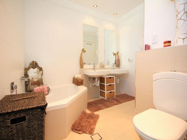 34 Lincoln Road, GEORGES HALL NSW 2198, Georges Hall - Thumbnail 7