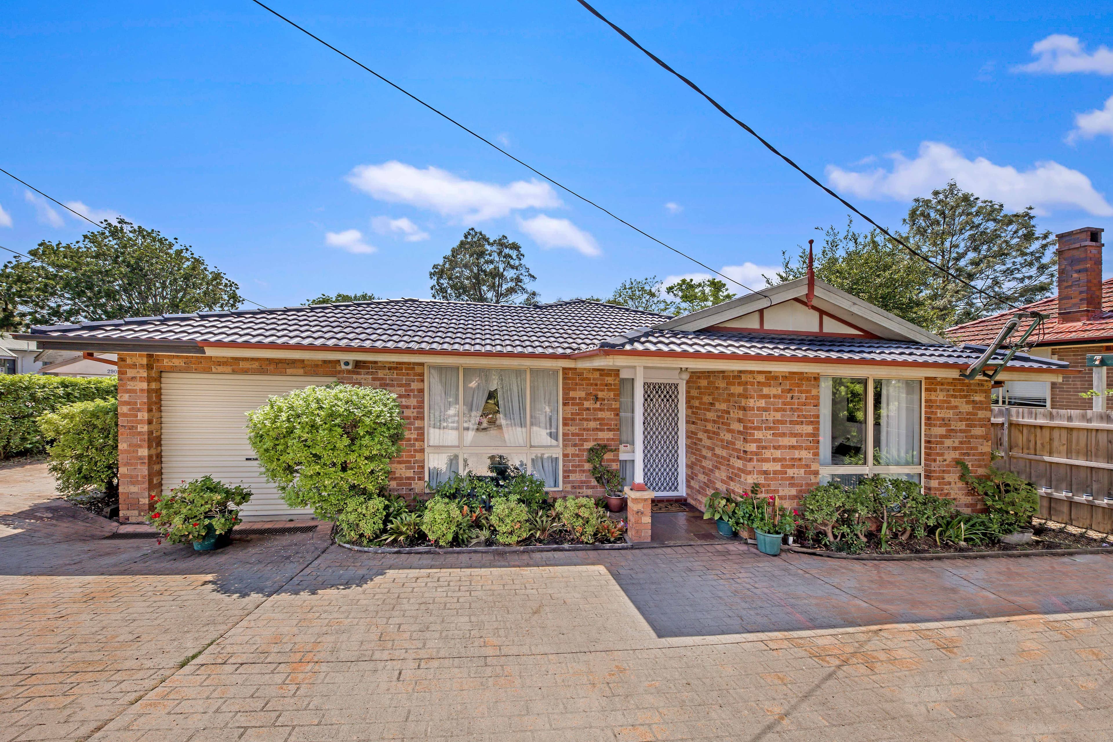 2/15 Jayne Close, Armidale NSW 2350, North Rocks - Image 1