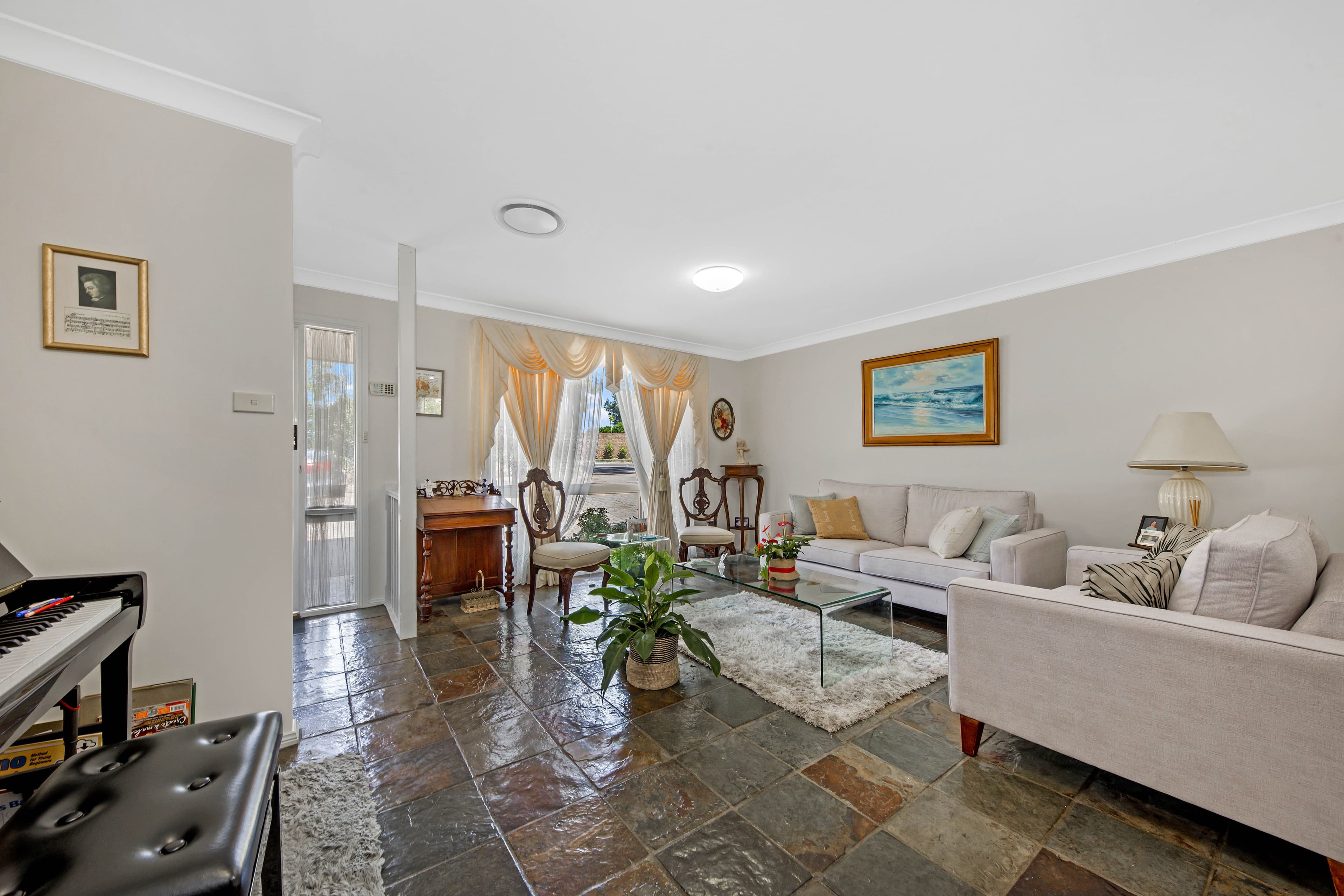 2/15 Jayne Close, Armidale NSW 2350, North Rocks - Thumbnail 2