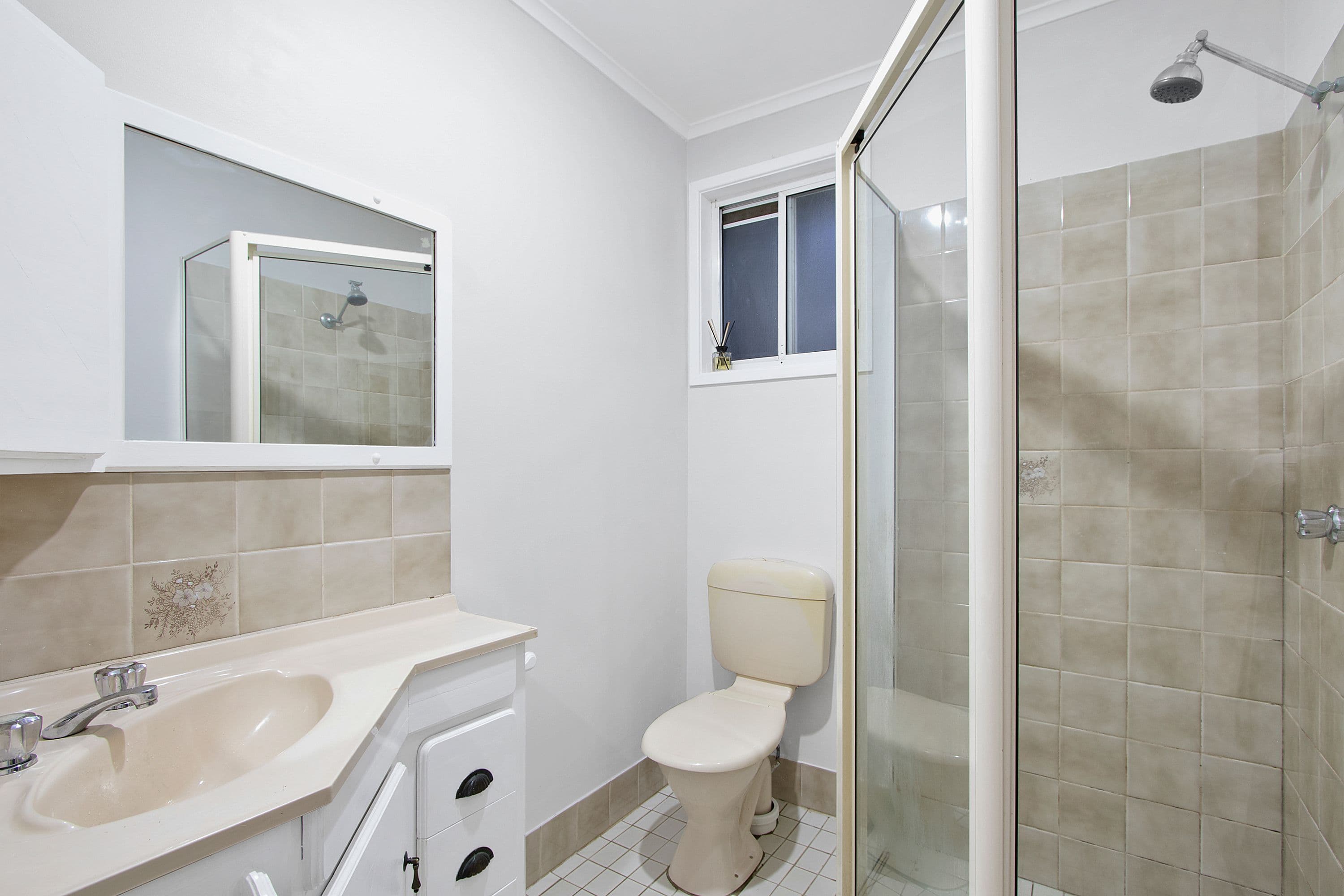 121 Cox Street, South Windsor - Thumbnail 7