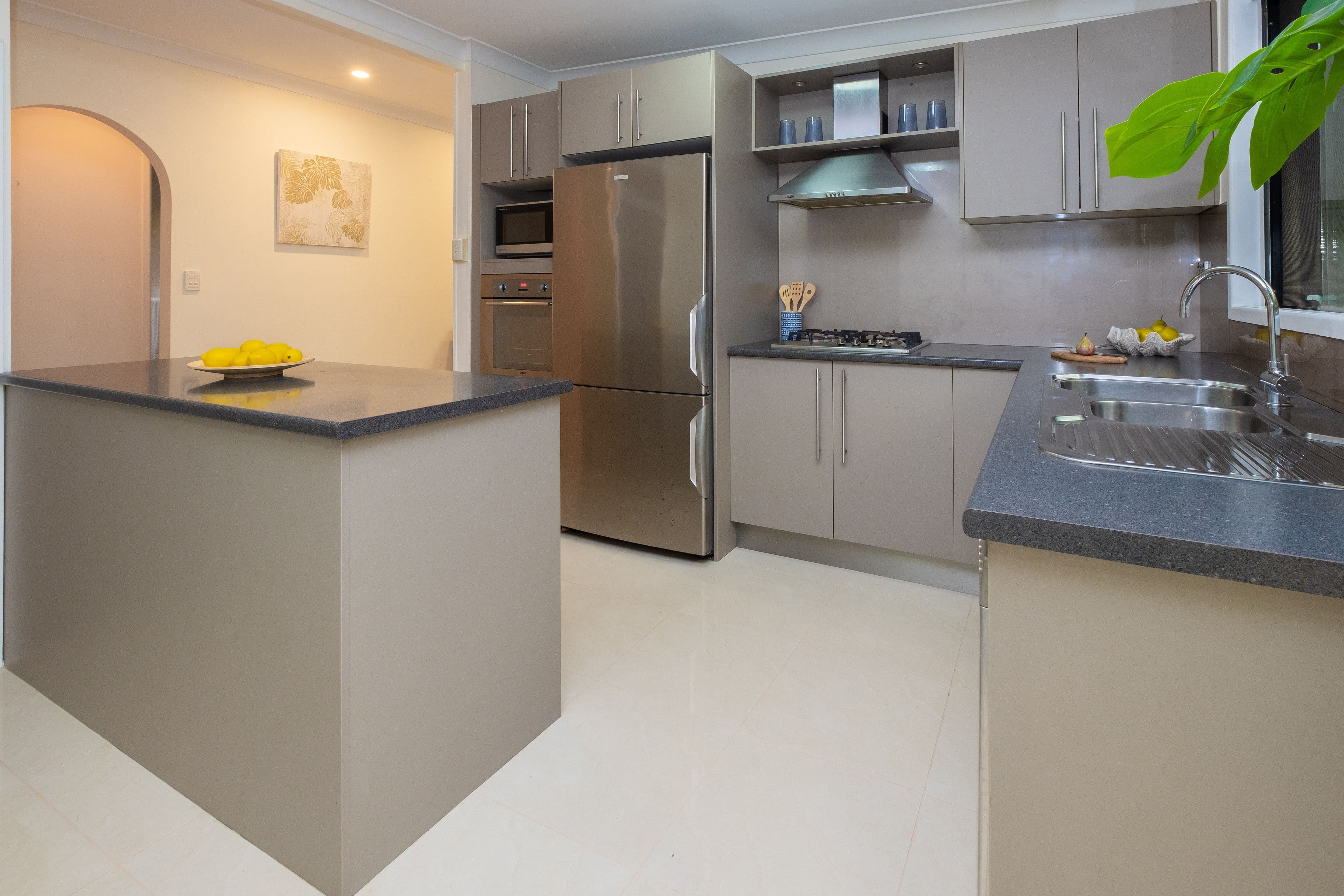 22 Algona Street, Holland Park West QLD 4121, Holland Park West - Thumbnail 3