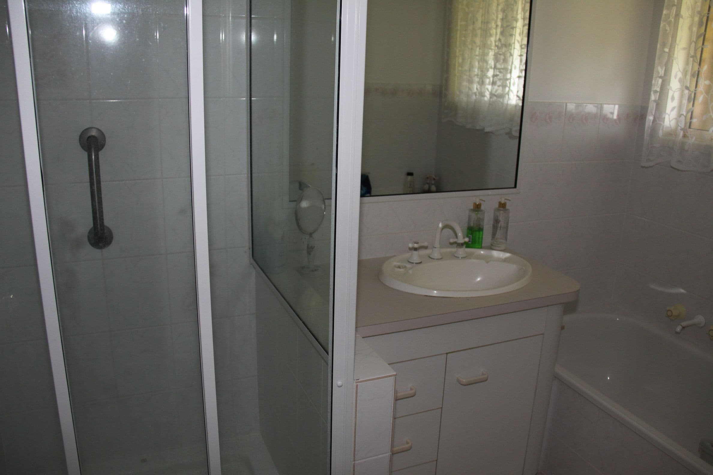 24 Curtis Avenue, Boyne Island QLD 4680, Boyne Island - Thumbnail 8