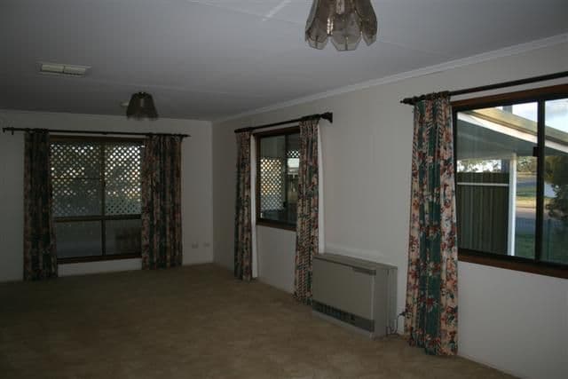 65 Currey Street, ROMA QLD 4455, Roma - Thumbnail 4