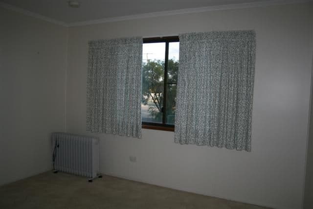 65 Currey Street, ROMA QLD 4455, Roma - Thumbnail 5