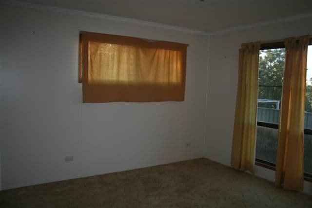 65 Currey Street, ROMA QLD 4455, Roma - Thumbnail 7