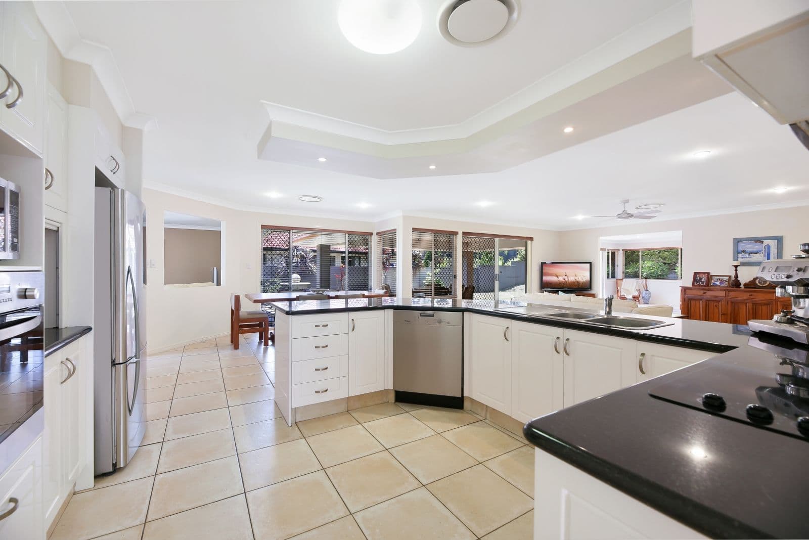 85 Arun Drive, Arundel QLD 4214, Arundel - Thumbnail 5