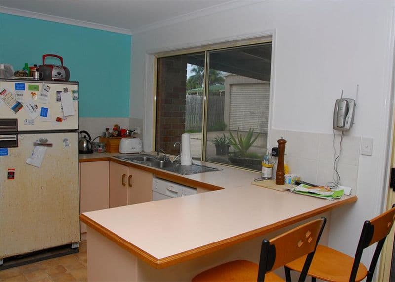 12  Deloraine Avenue, URANGAN QLD 4655, Urangan - Thumbnail 2