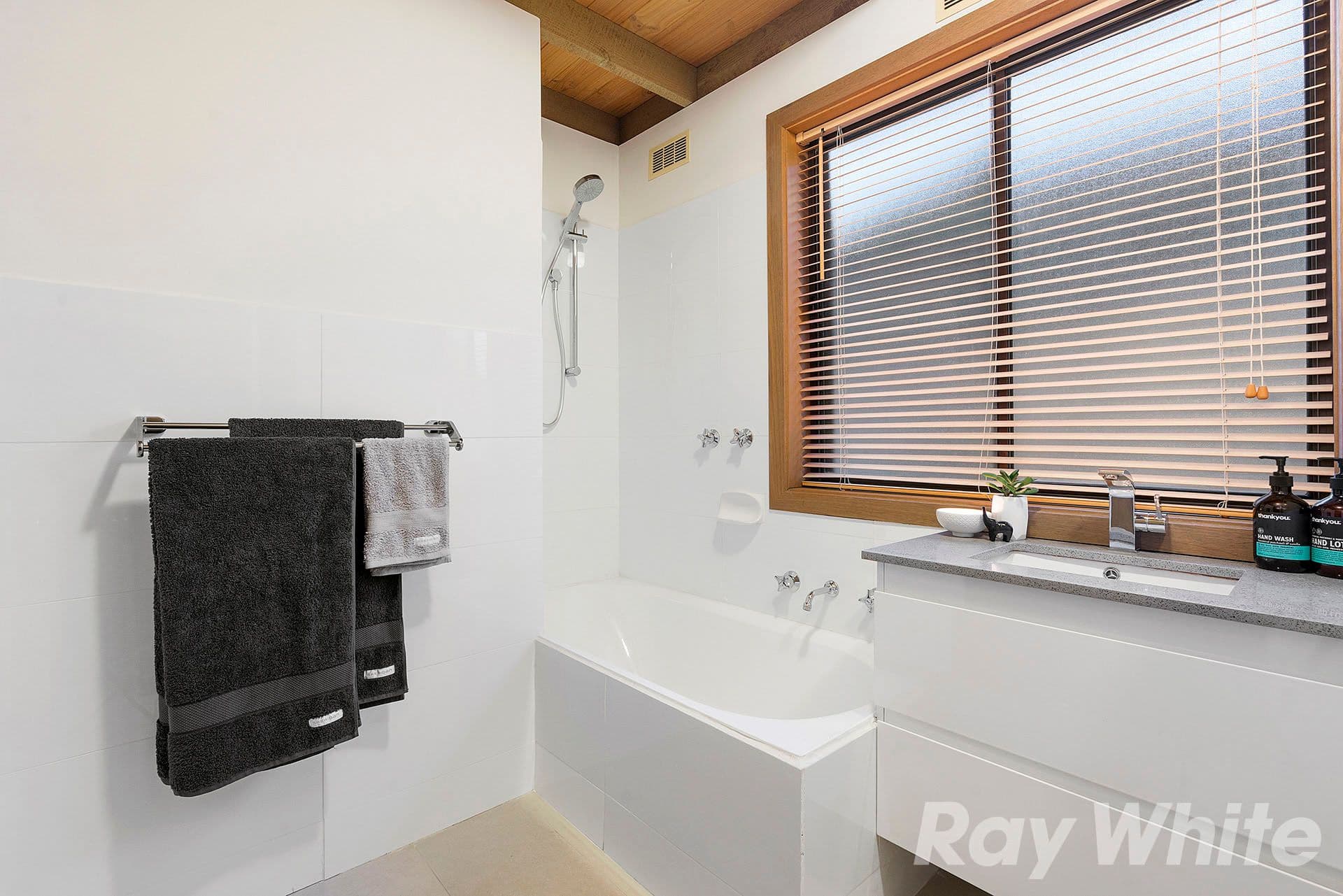 14 Kubis Crescent, Dingley Village VIC 3172, Dingley Village - Thumbnail 5
