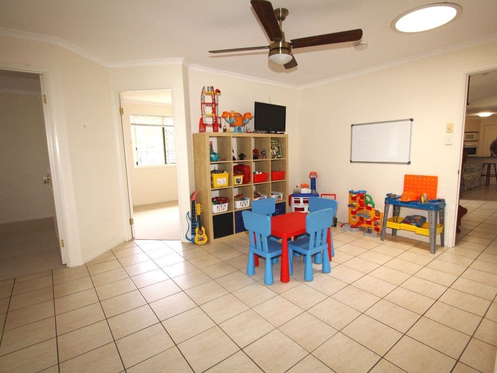 33 Kirralee Crescent, UPPER KEDRON QLD 4055, Upper Kedron - Thumbnail 6