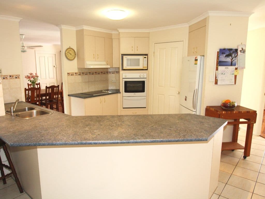 33 Kirralee Crescent, UPPER KEDRON QLD 4055, Upper Kedron - Thumbnail 7