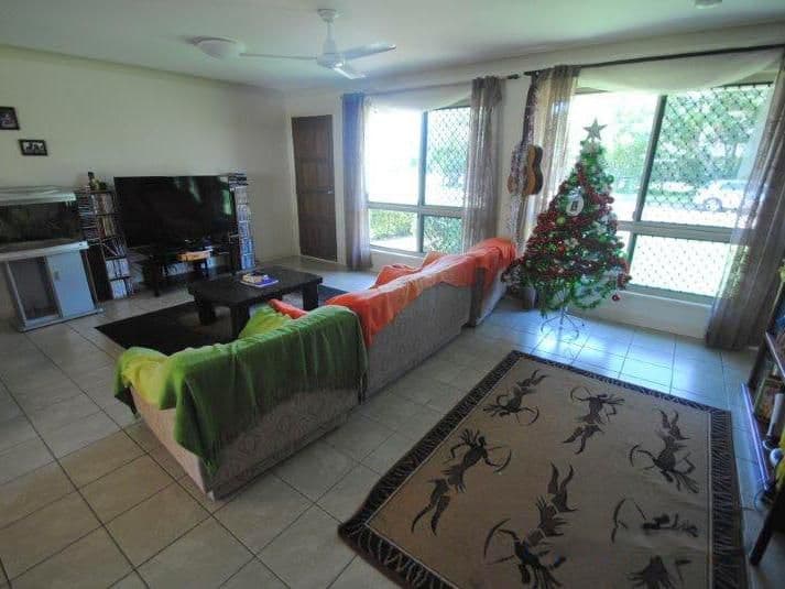 2 Gum Street, Barcaldine QLD 4725, Barcaldine - Thumbnail 3