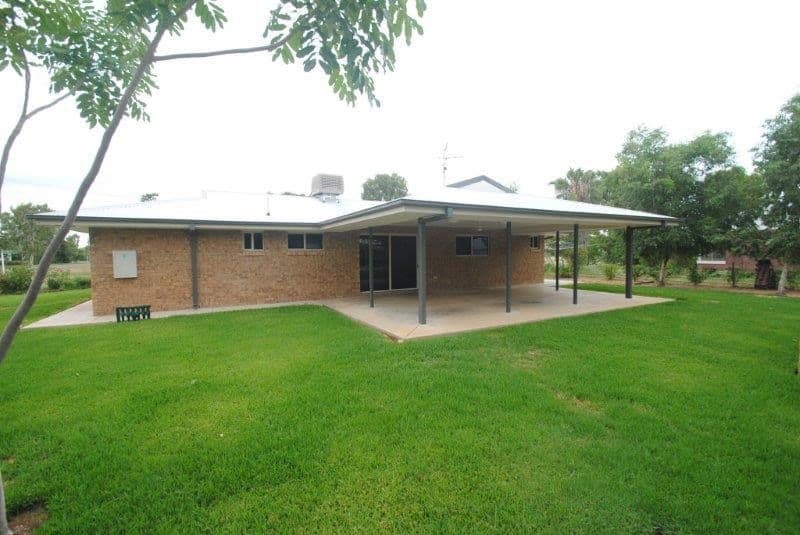 2 Gum Street, Barcaldine QLD 4725, Barcaldine - Thumbnail 6
