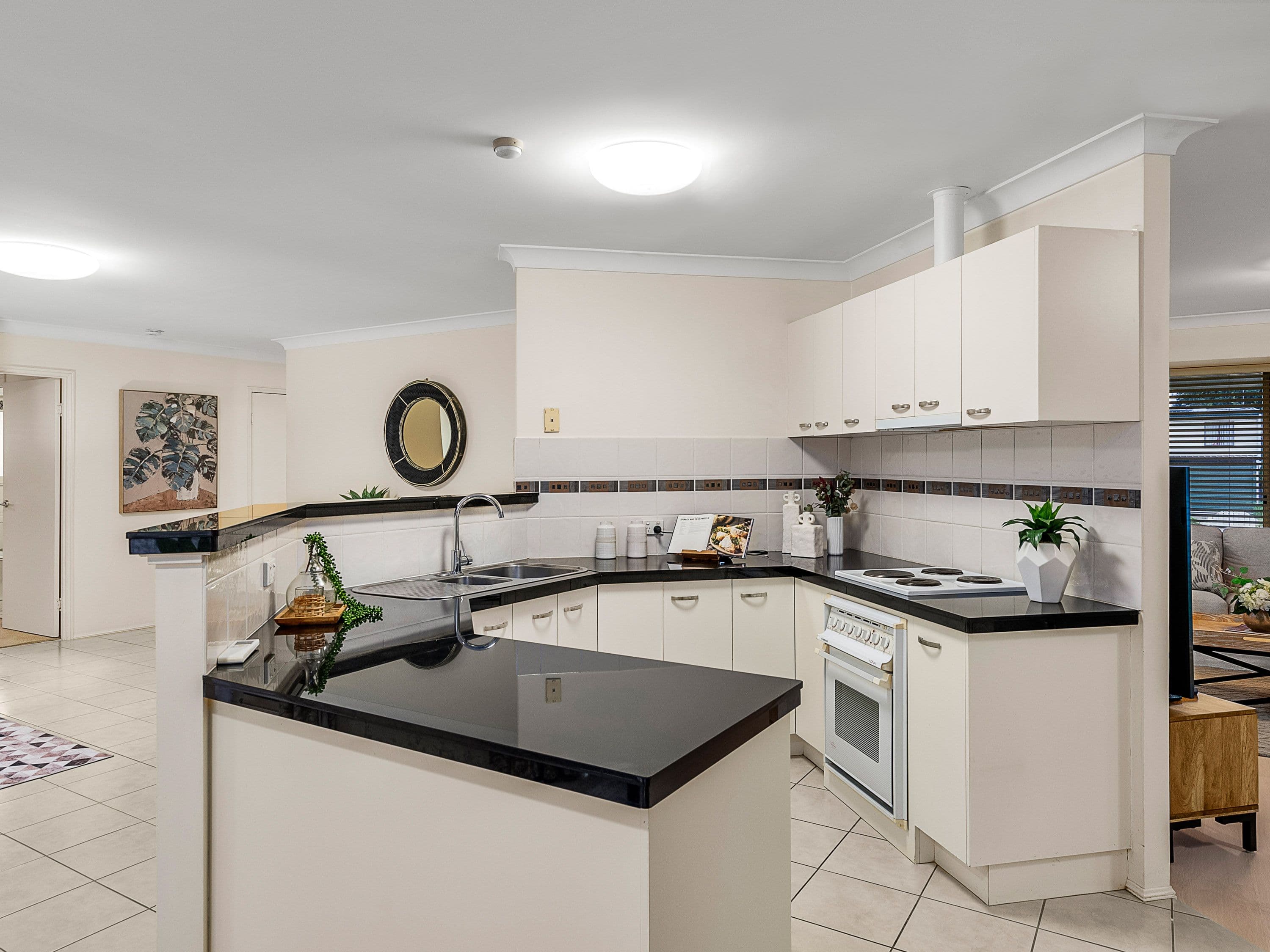 77 Warrigal Road, Runcorn QLD 4113, Runcorn - Thumbnail 8