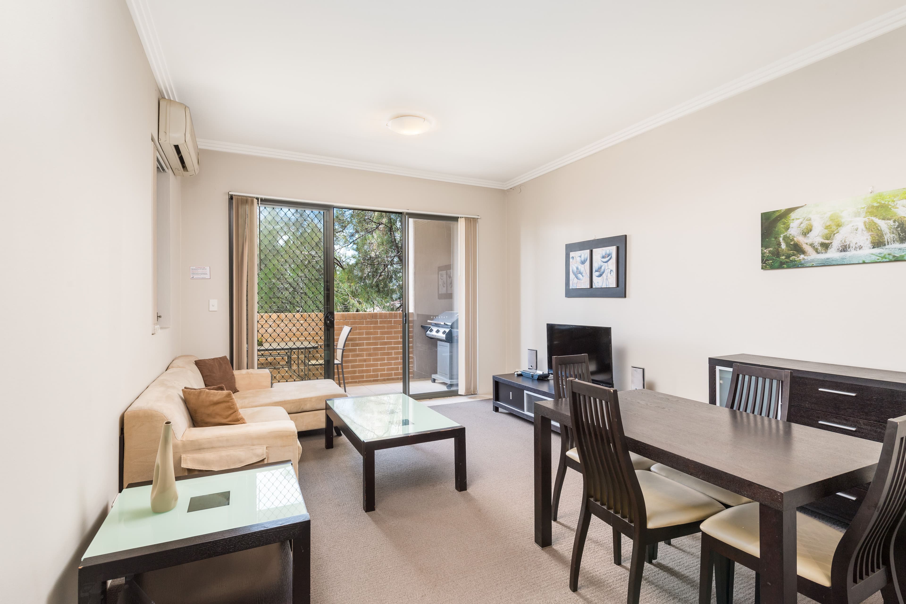 6 Walsham Road, Blackburn - Thumbnail 2