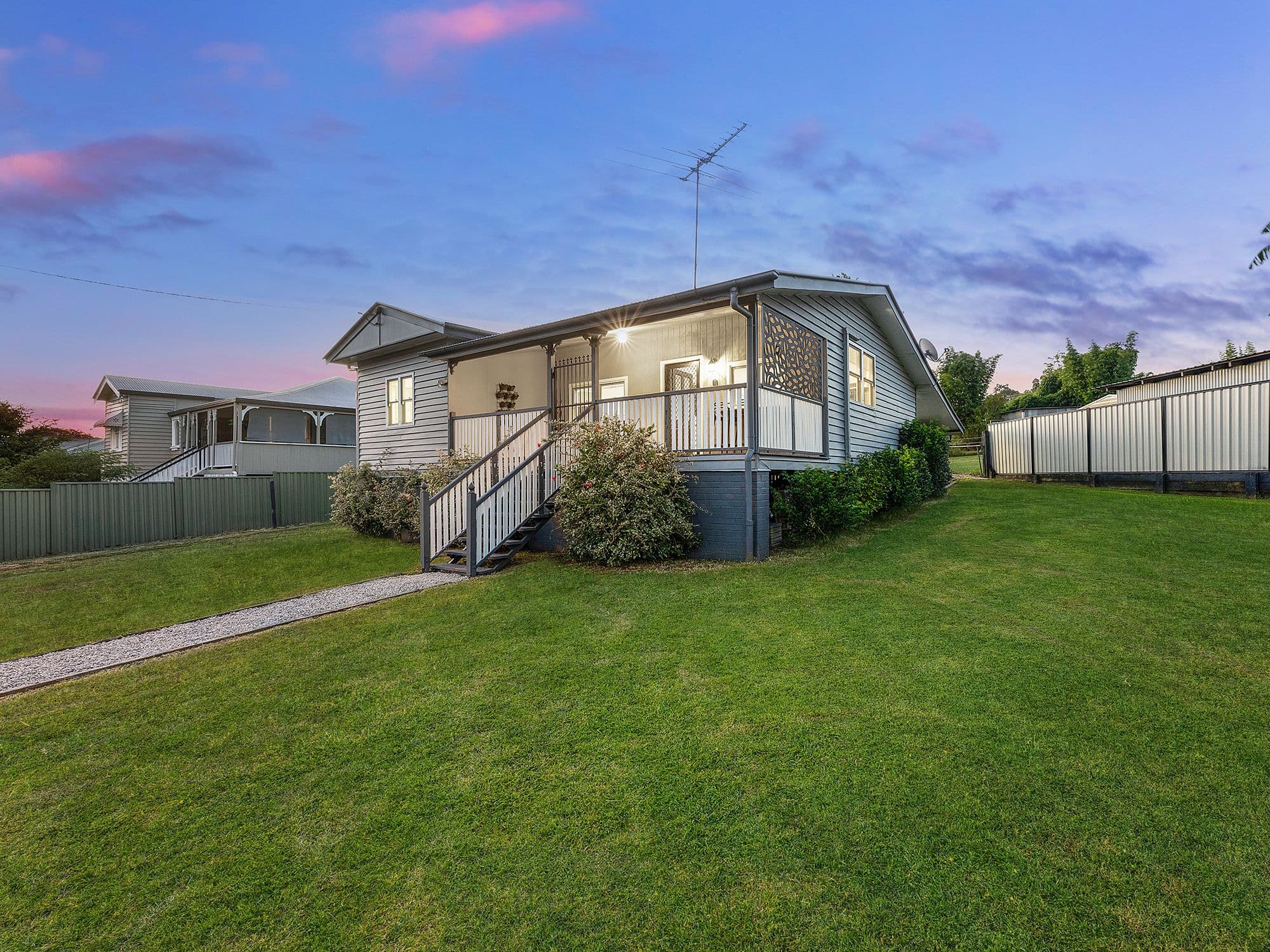 1 Creek Street, Silkstone QLD 4304, Silkstone - Thumbnail 2