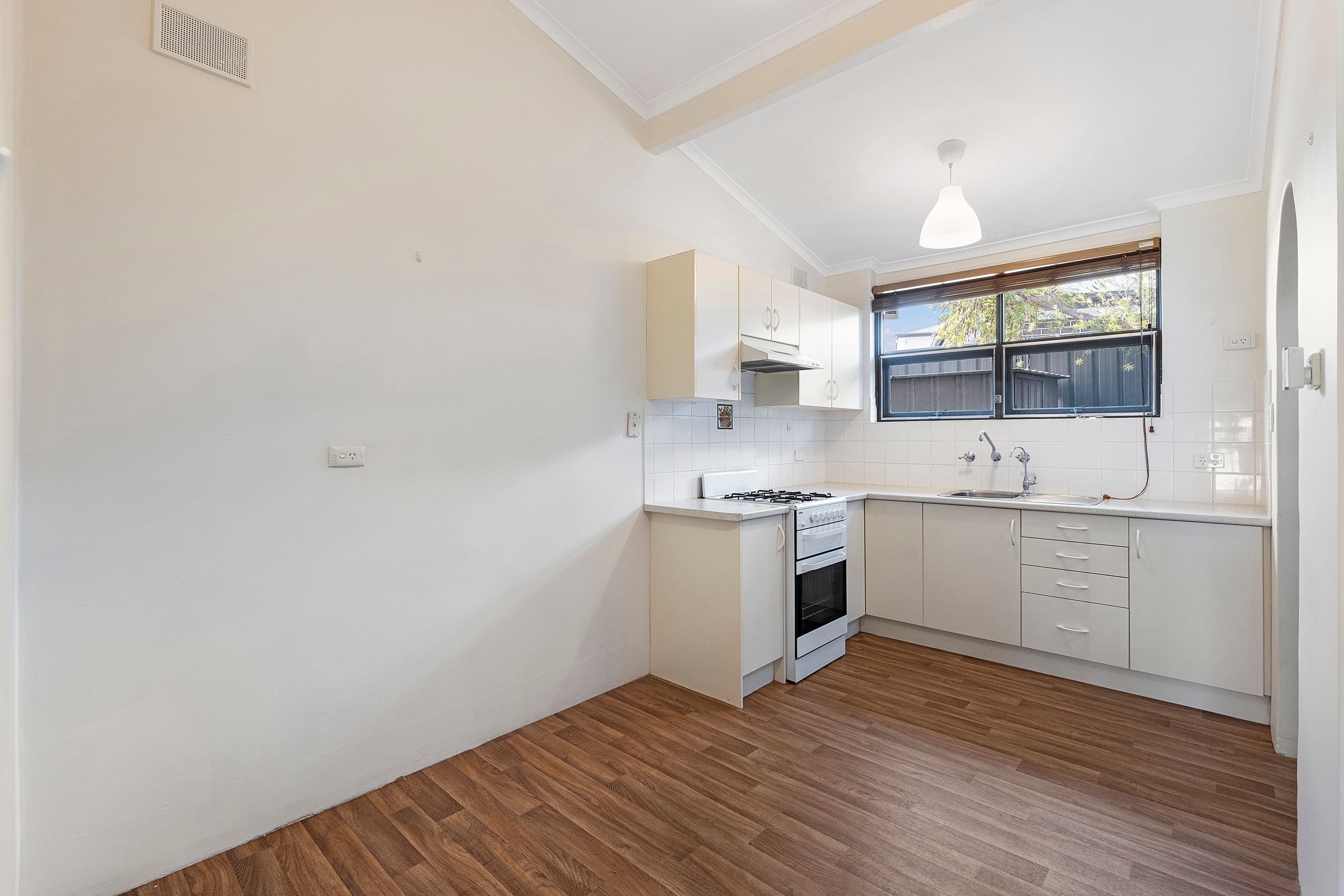 4 Windsor Grove, Windsor Gardens SA 5087, Windsor Gardens - Thumbnail 3