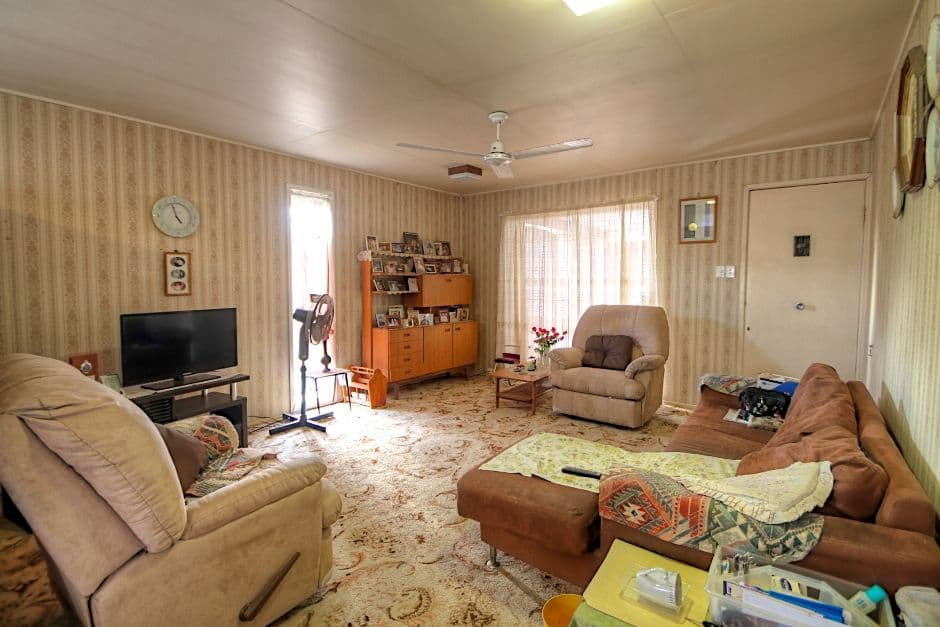 12 loveanius Street, SILKSTONE QLD 4304, Silkstone - Thumbnail 2