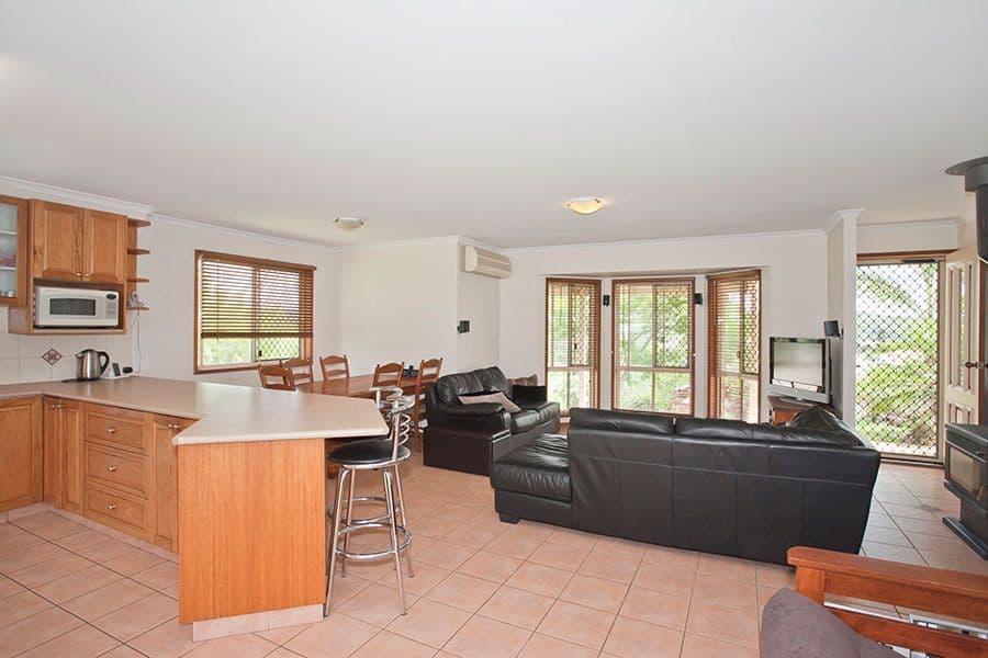 6 Paspalum Court, MERINGANDAN WEST QLD 4352, Meringandan West - Thumbnail 3