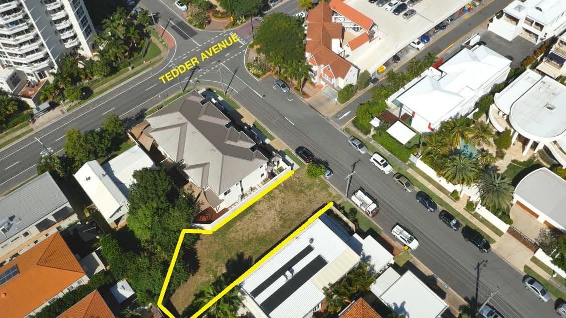 29 Hughes Avenue, Main Beach QLD 4217, Main Beach - Thumbnail 2