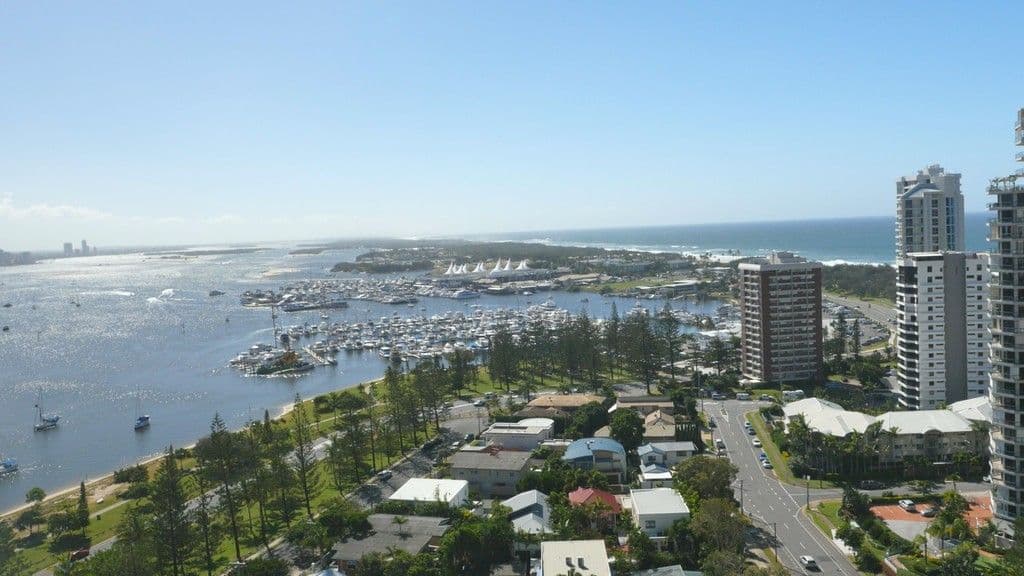 29 Hughes Avenue, Main Beach QLD 4217, Main Beach - Thumbnail 3
