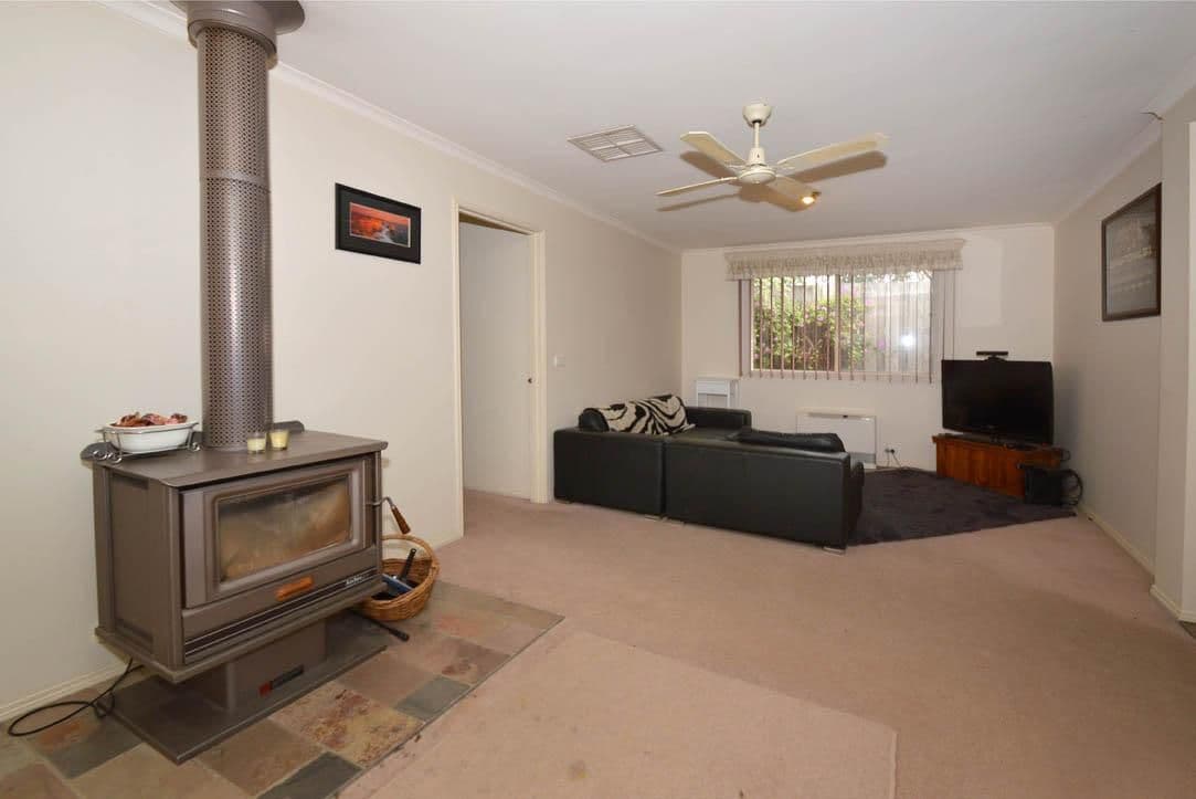 20 Anderson Road, SUNBURY VIC 3429, Sunbury - Thumbnail 3